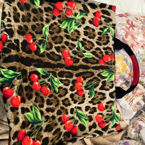 Dolce and Gabbana limited edition tote - Picture 5 of 9